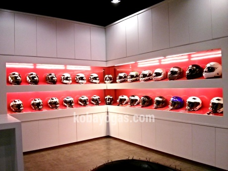 banyak ragam juga helmet TDR