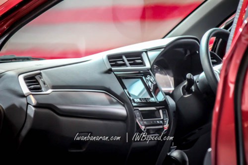   Finally, Foto-Foto Interior Honda BRV, Positif Menarik Ala Jazz
dan 